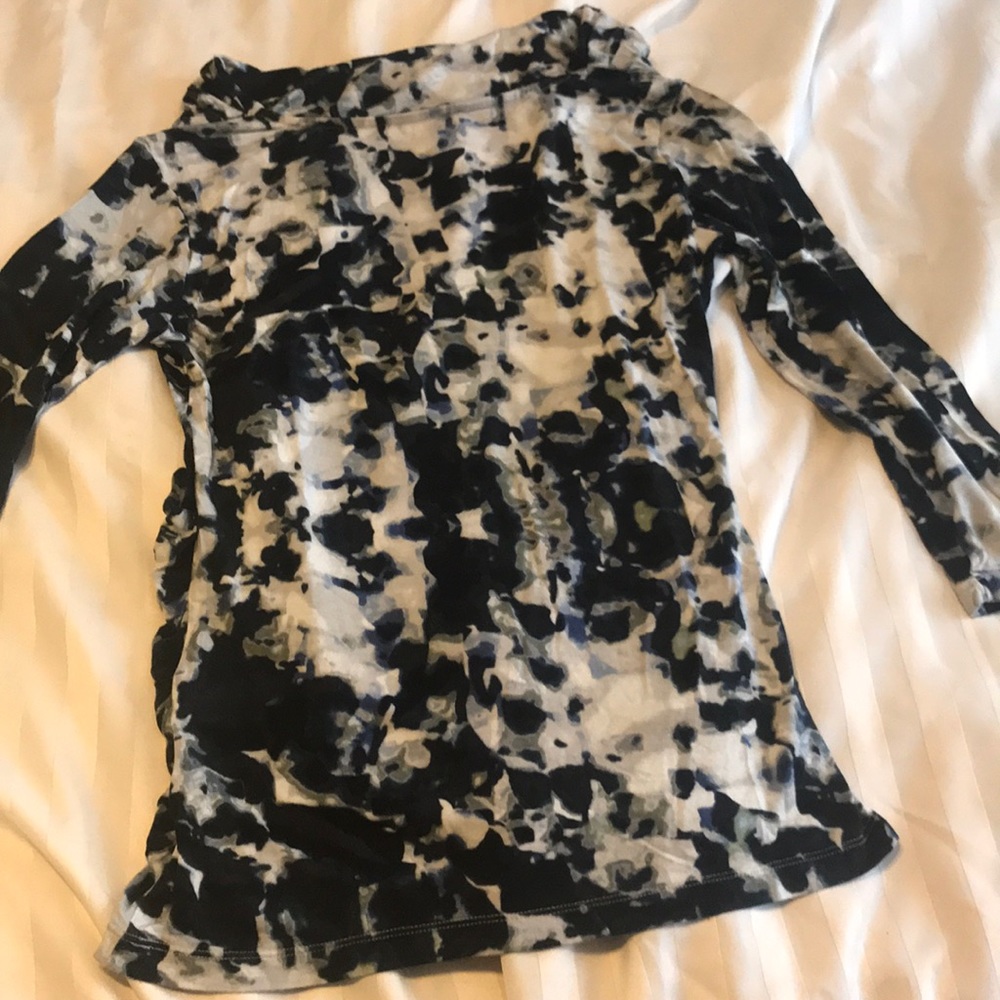 ROSE & OLIVE RUCHED TUNIC TOP - Picture 3 of 3
